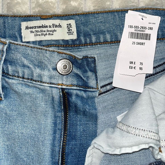 Abercrombie & Fitch 90’s Slim Straight Ultra High Rise Jeans • 25 Short - Picture 7 of 12
